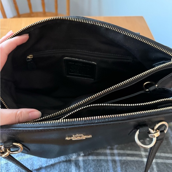 Coach Black Leather Shoulder Bag - Picture 3 of 6